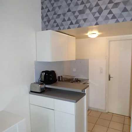 Jolie Chartreuse Avec Jardin Prive Daire