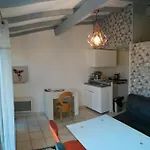 Jolie Chartreuse Avec Jardin Prive *