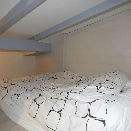 Jolie Chartreuse Avec Jardin Prive Lejlighed