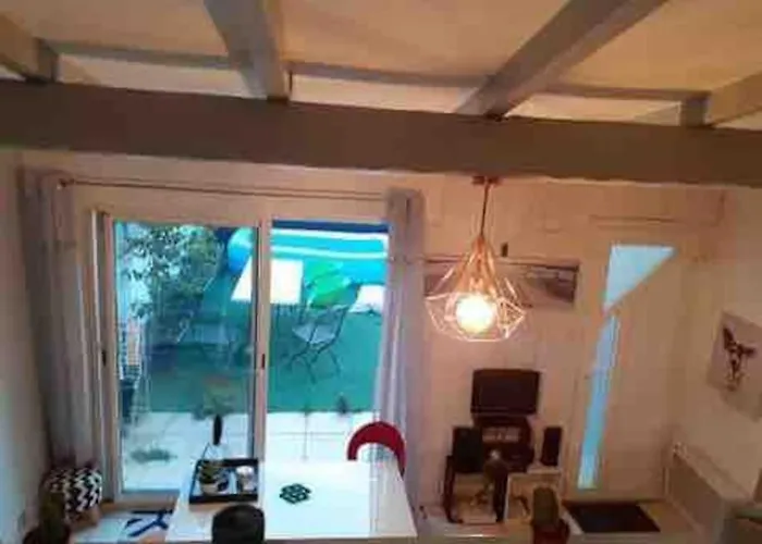 Jolie Chartreuse Avec Jardin Prive تولوز