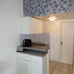 Jolie Chartreuse Avec Jardin Prive Apartmán